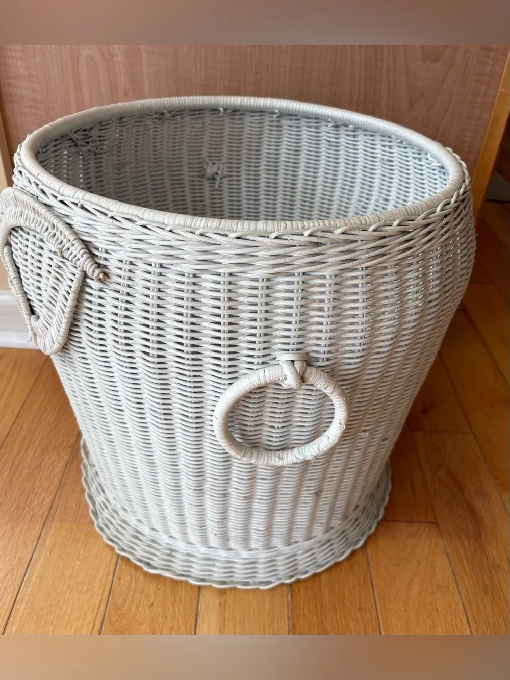 Vintage Style White Wicker Owl Basket / Toy Storage/Hamper/ Planter Basket 15”